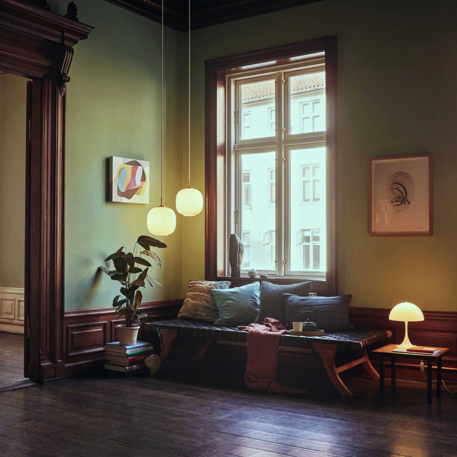 Louis Poulsen Panthella MINI Tafellamp 4 Louis Poulsen Panthella MINI Tafellamp - Afbeelding 2