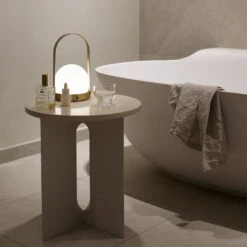 Menu Carrie Portable Tafellamp 9 Menu Carrie Portable Tafellamp -Verlichtingswinkel Carrie bordslampa miljo2 ce96a1c301