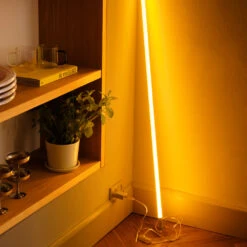 Hay Neon Tube Slim TL-lamp 120 Cm -Verlichtingswinkel Neon tube slim miljo3 5d2496a620 1